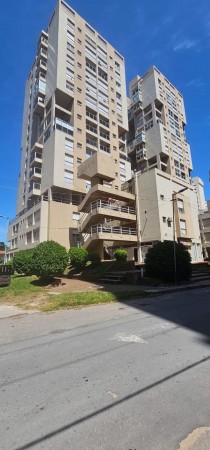 Venta de departamento mono ambiente en el centro de Pinamar