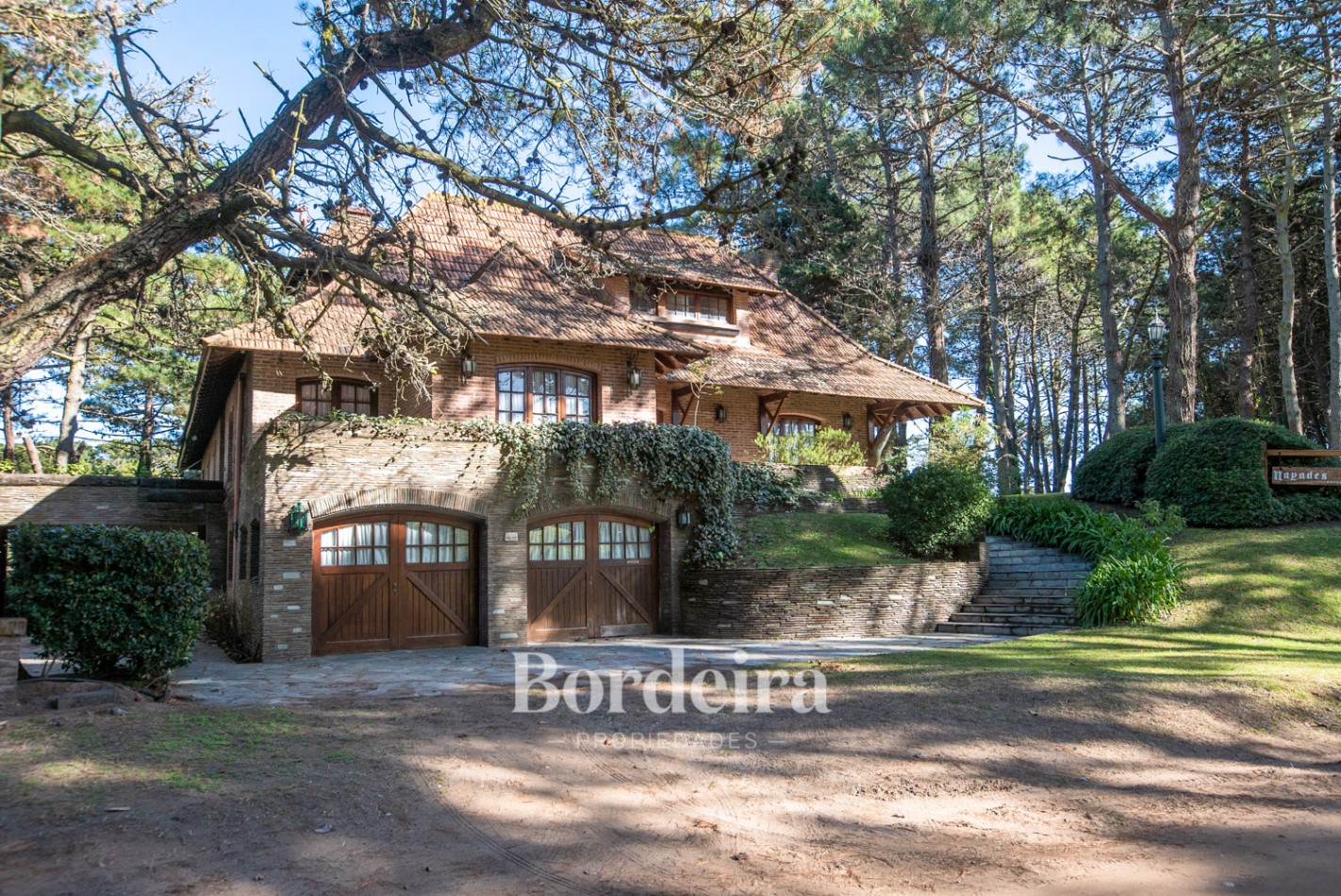 Venta casa pinamar mas dos lotes linderos Golf