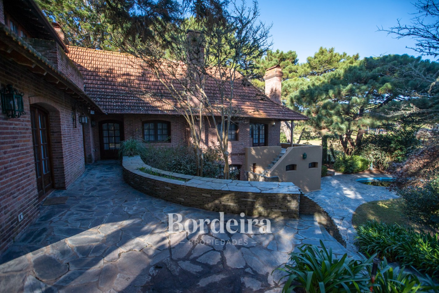 Venta casa pinamar mas dos lotes linderos Golf