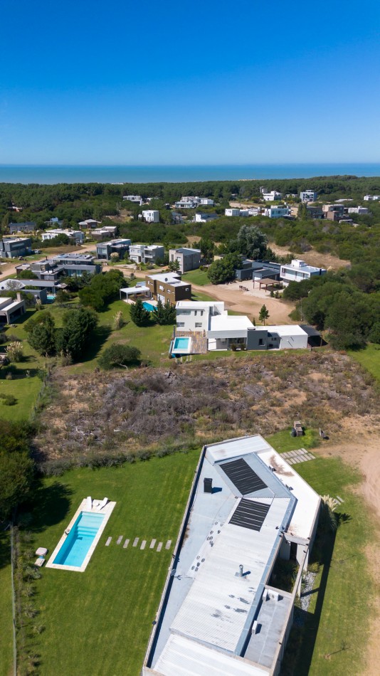 LOTE EN VENTA EN COSTA ESMERALDA - 1500 M² EN CUL-DE-SAC, LISTO PARA CONSTRUIR