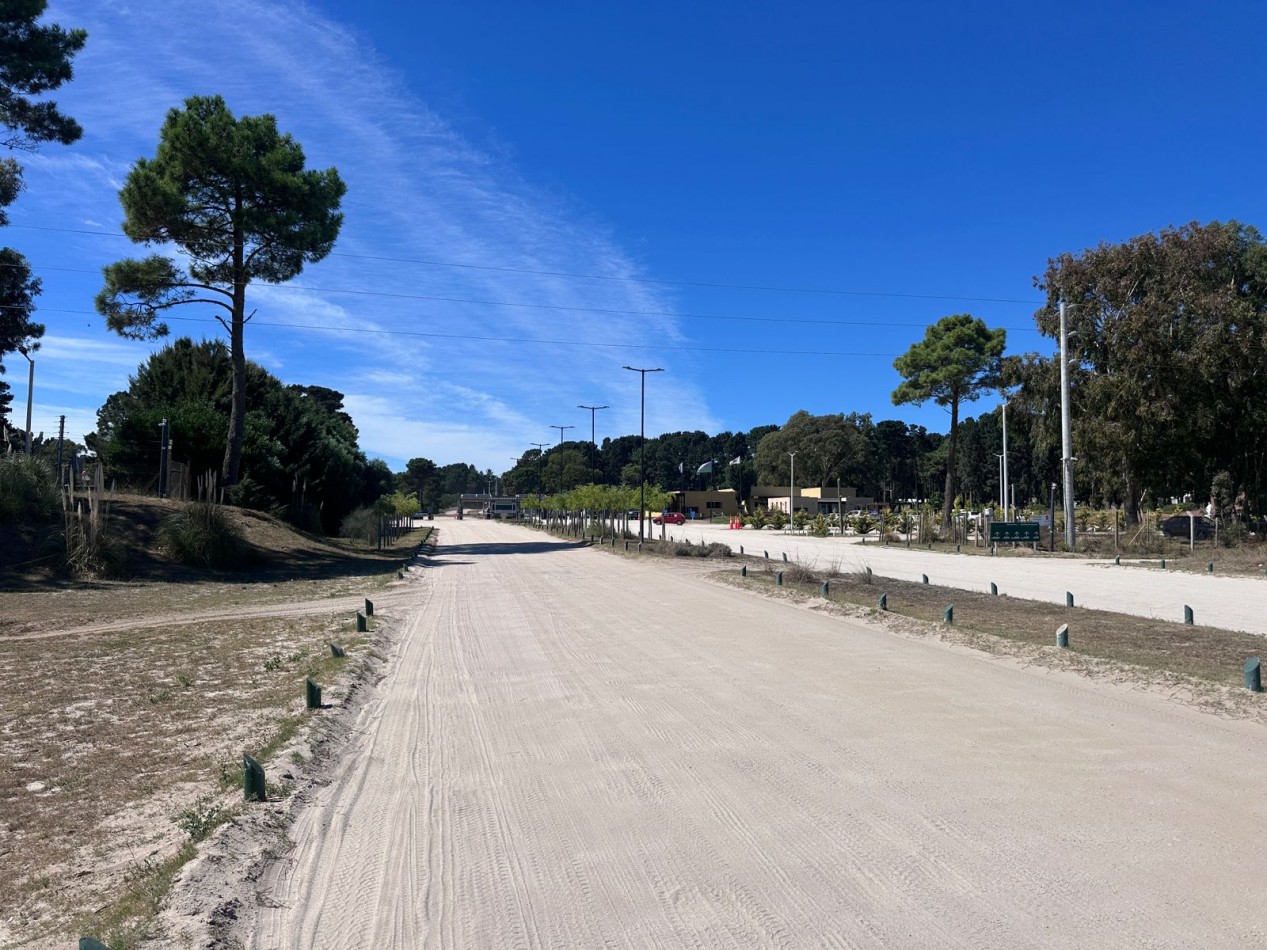 LOTE EN VENTA EN COSTA ESMERALDA - 1500 M² EN CUL-DE-SAC, LISTO PARA CONSTRUIR