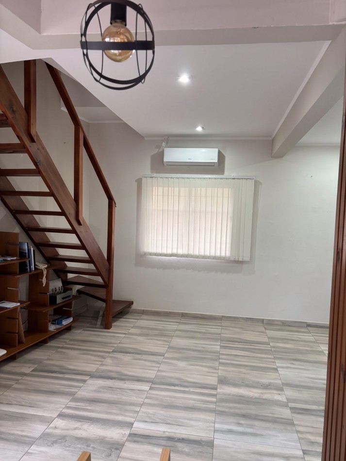 Excelente Local / Oficina / Estudio Profesional en 2 Plantas 