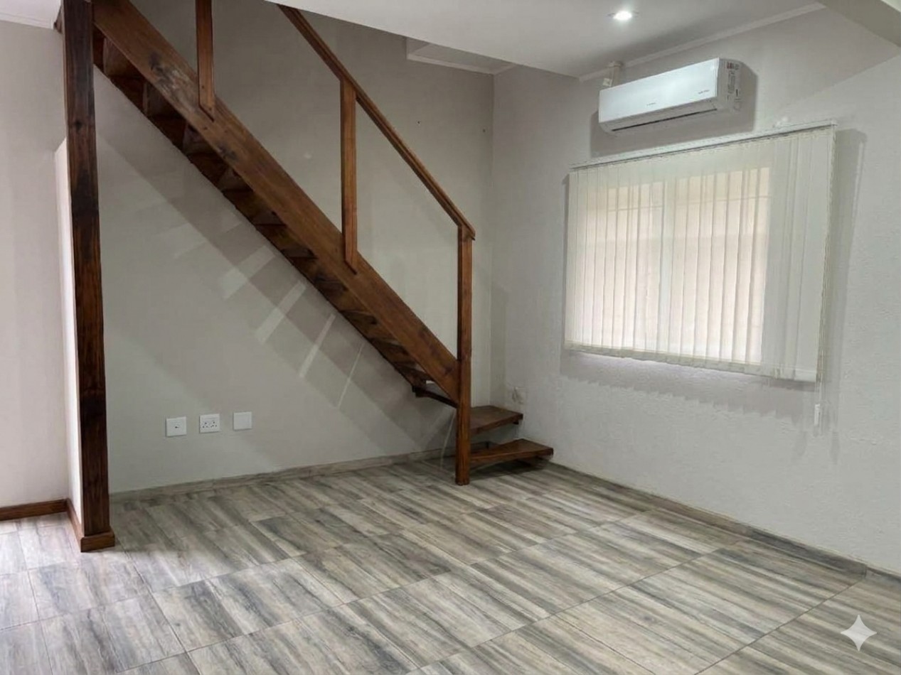 Excelente Local / Oficina / Estudio Profesional en 2 Plantas 