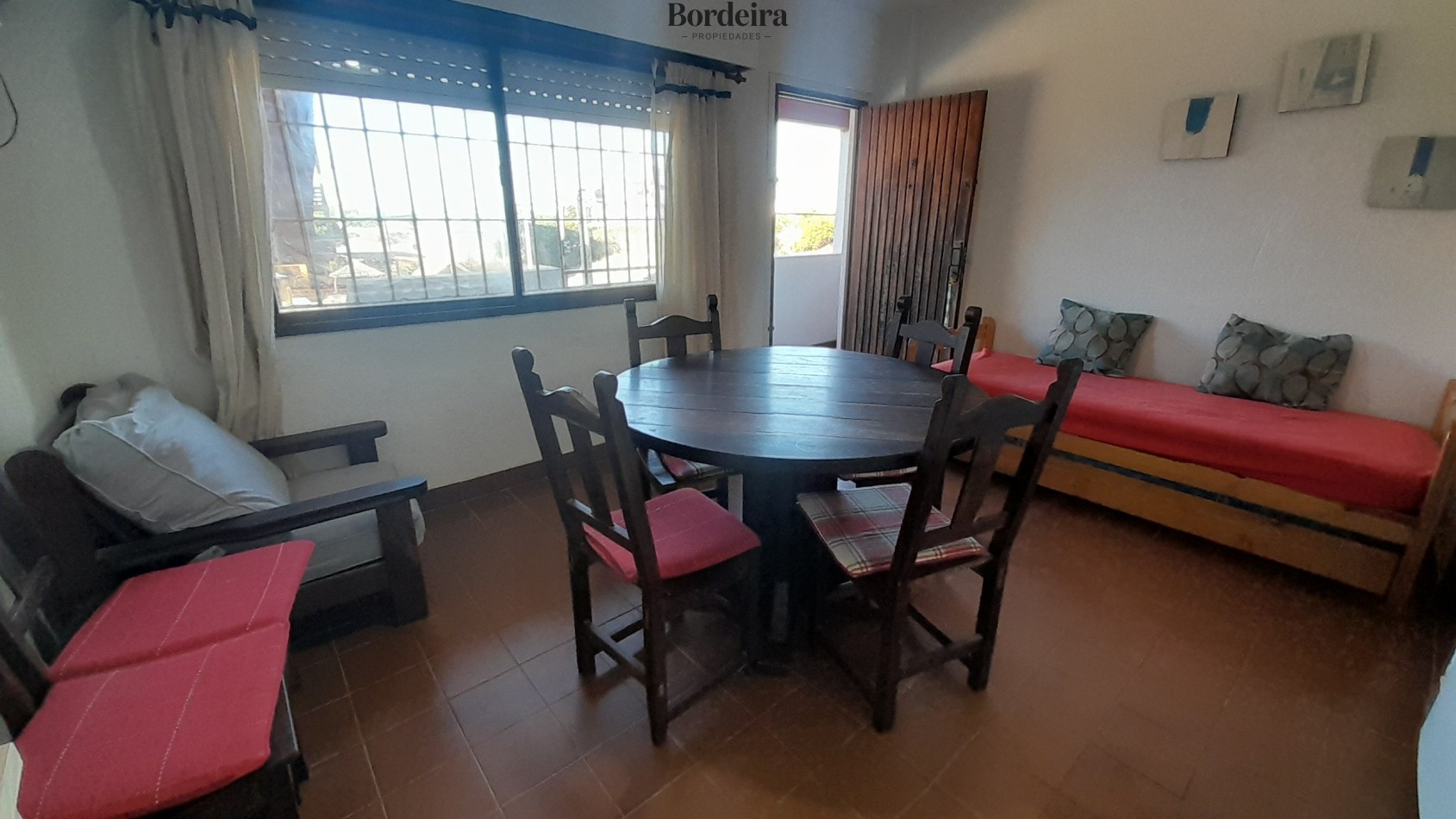 Venta Departamento Villa Gesell con cochera y baulera