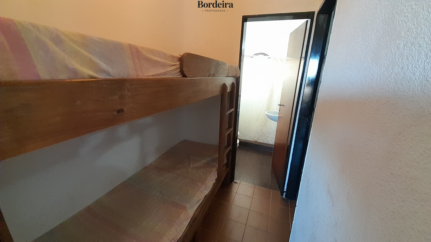 Venta Departamento Villa Gesell con cochera y baulera