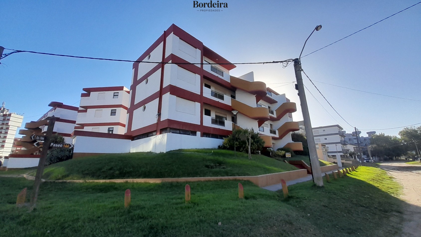 Venta Departamento Villa Gesell con cochera y baulera