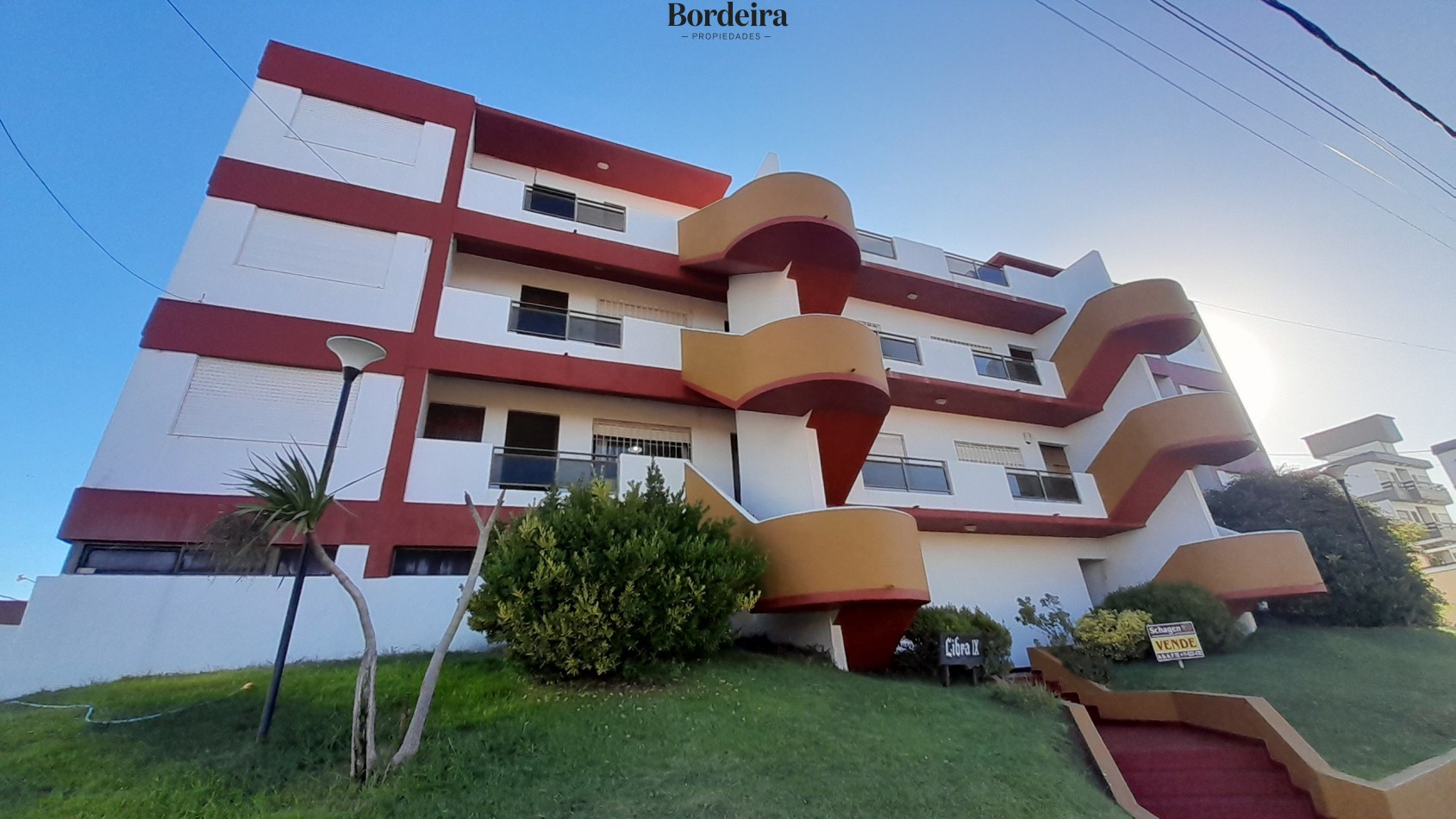 Venta Departamento Villa Gesell con cochera y baulera