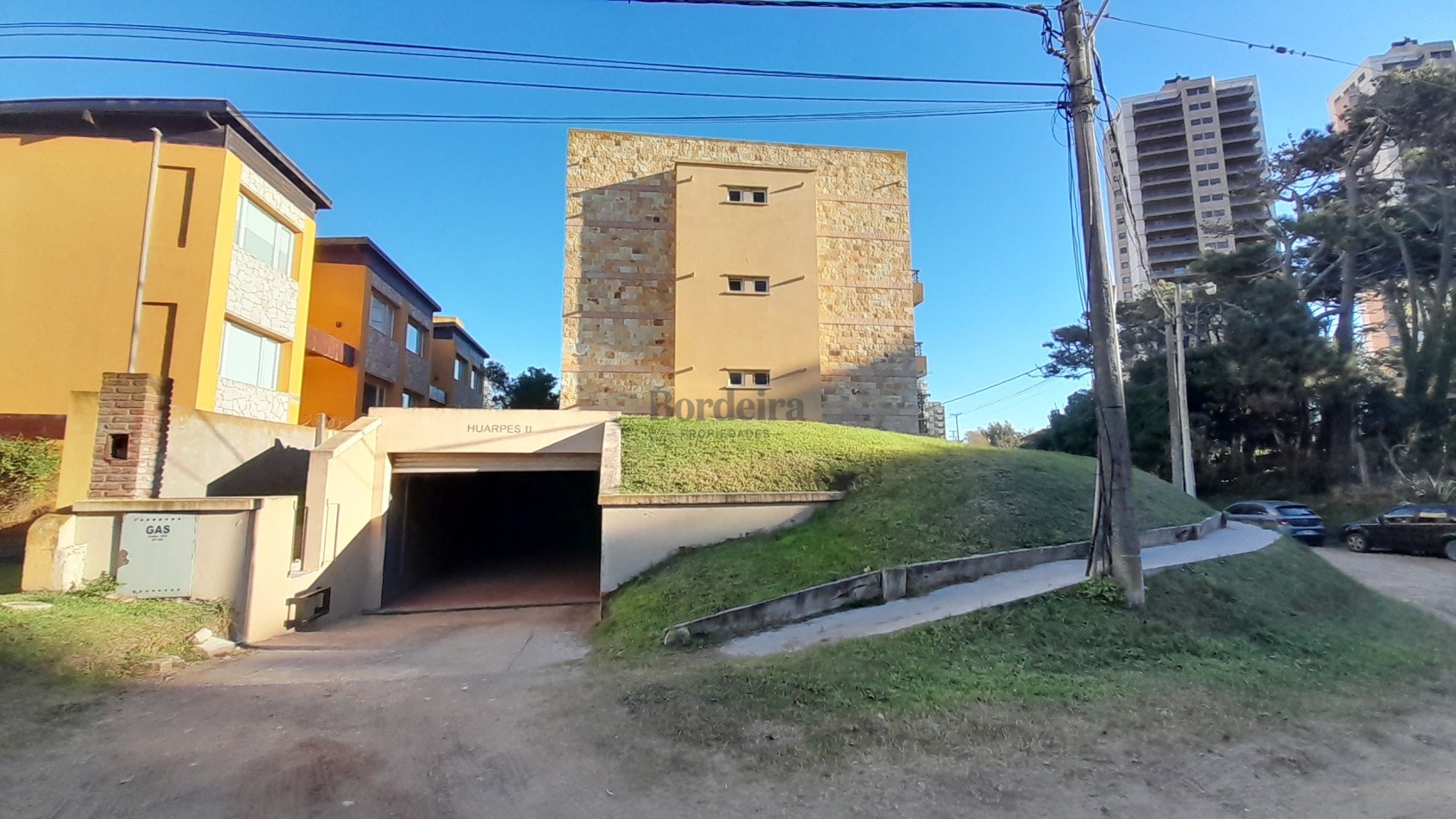 Venta Departamento 2ambientes con cochera Villa Gesell Zona Norte