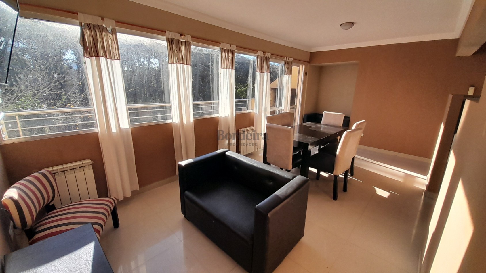 Venta Departamento 2ambientes con cochera Villa Gesell Zona Norte